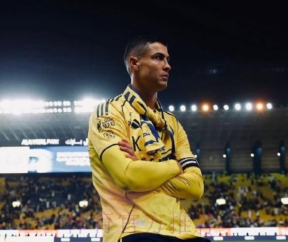 去年8月C罗曾向尤文提议 希望能签下本泽马 去年8月C罗曾向尤文提议 希望能签下本泽马